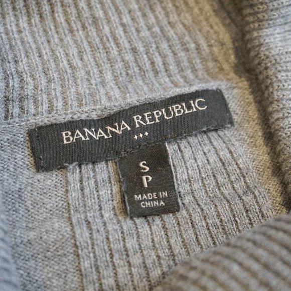 Banana Republic Turtleneck Sweater - Picture 2 of 5